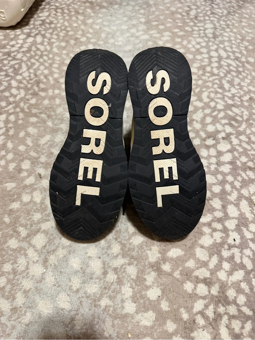 Sorel Women’s Out N About olive green boots.
